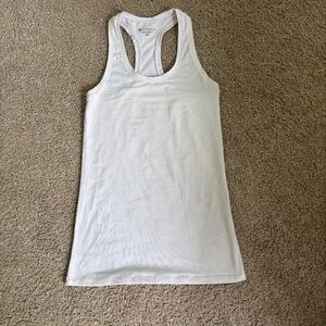 Athleta women’s white tank top xxs in excellent used condition no signs of wear